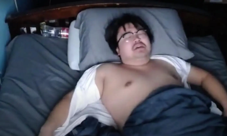 Un streamer gana 16.000 dólares por dejar que sus seguidores lo molesten en directo mientras duerme Un streamer gana 16.000 dólares por dejar que sus seguidores lo molesten en directo mientras duerme