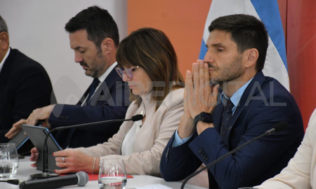 Maximiliano Pullaro en Rosario, acompañado por los ministros nacionales Luis Petri y Patricia Bullrich. La seguridad ocupó hasta ahora la mayor parte del tiempo de gestión. Maximiliano Pullaro en Rosario, acompañado por los ministros nacionales Luis Petri y Patricia Bullrich. La seguridad ocupó hasta ahora la mayor parte del tiempo de gestión.