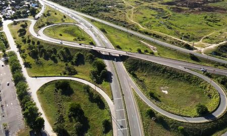 La Dirección Provincial de Vialidad suscribió un convenio con la UTN para elaborar un anteproyecto, en el marco del Plan de mejoras de seguridad vial y ciudadana en los accesos de la ciudad capital de Santa Fe. La Dirección Provincial de Vialidad suscribió un convenio con la UTN para elaborar un anteproyecto, en el marco del Plan de mejoras de seguridad vial y ciudadana en los accesos de la ciudad capital de Santa Fe.