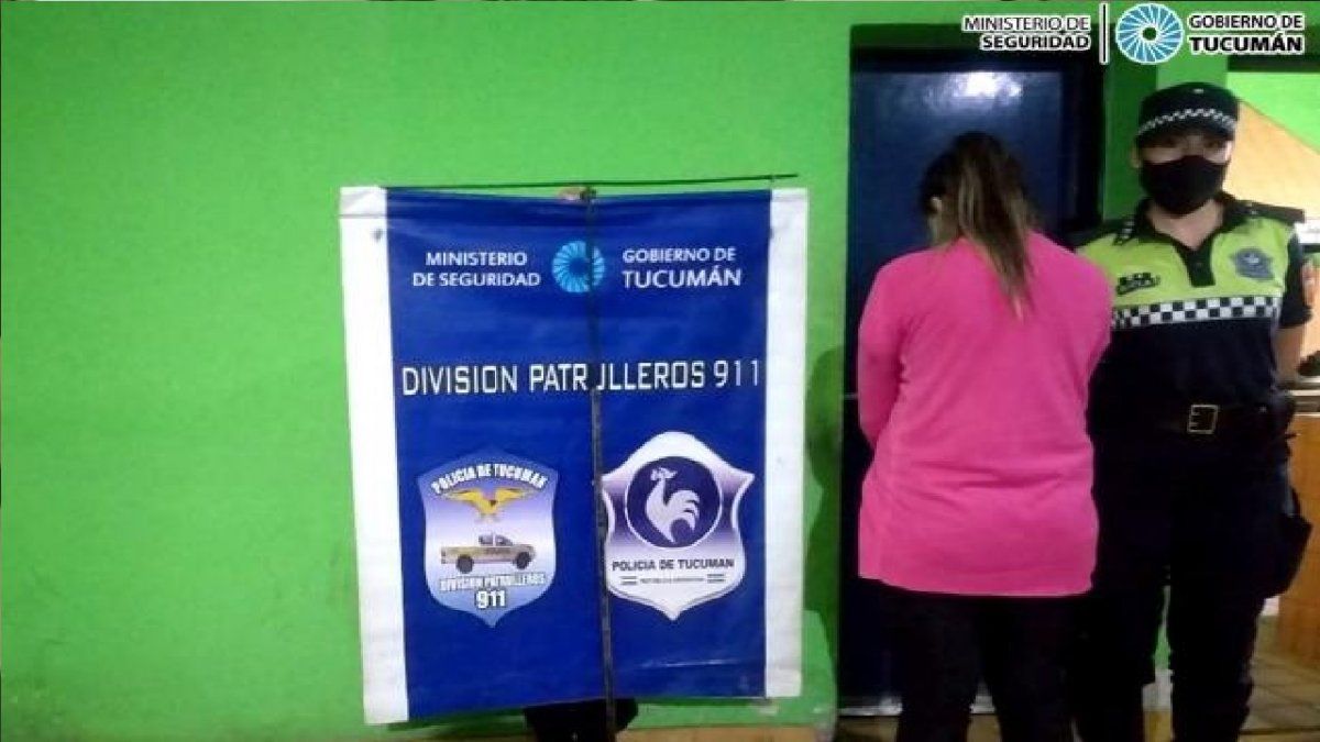 Una mujer fue aprehendida acusada de golpear a su hija de tres meses