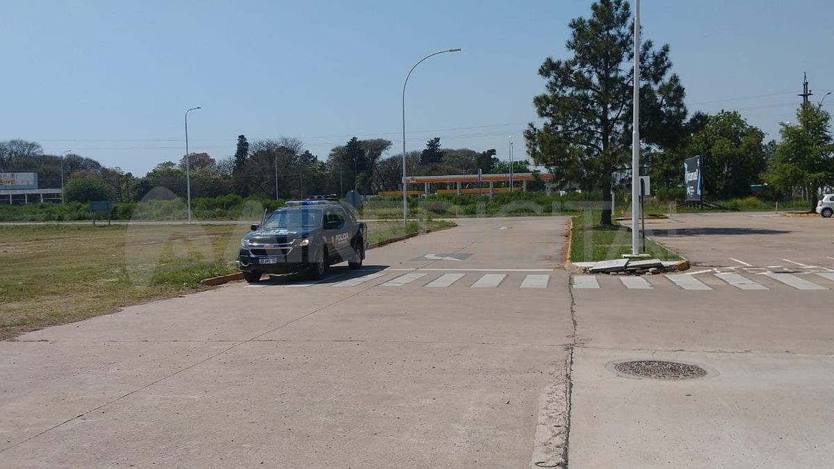 Sauce Viejo: personal de la policía de la provincia de Santa Fe intervino en el simulacro de accidente aéreo.