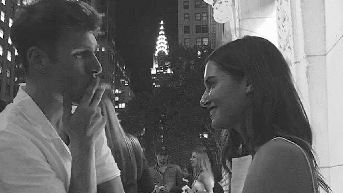 ¿Cómo saber si alguien te está coqueteando según tu signo del zodiaco?