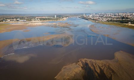 bajante del parana: el rio quedo a tres centimetros de la marca mas baja en 51 anos bajante del parana: el rio quedo a tres centimetros de la marca mas baja en 51 anos