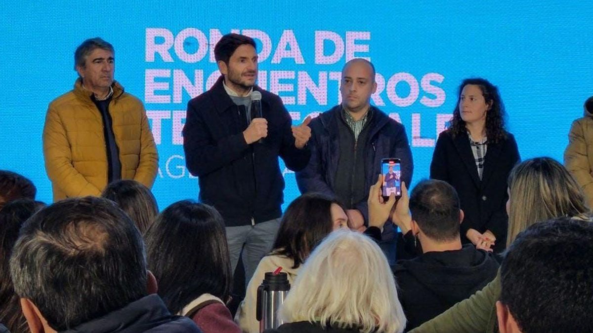 En el marco de un acto realizado por dirigentes de la UCR santafesina en la ciudad de Santa Fe, el diputado provincial, Maximiliano Pullaro, destacó que “hay muchos problemas en la provincia de Santa Fe".