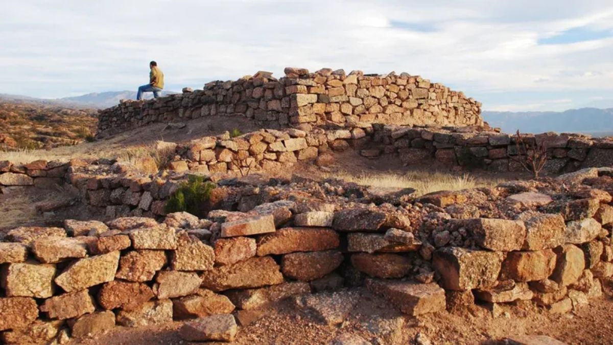 Este sitio arqueológico forma parte de una Reserva Cultural y Natural que ofrece un circuito para conocer el legado de los pueblos originarios. Este sitio arqueológico forma parte de una Reserva Cultural y Natural que ofrece un circuito para conocer el legado de los pueblos originarios.